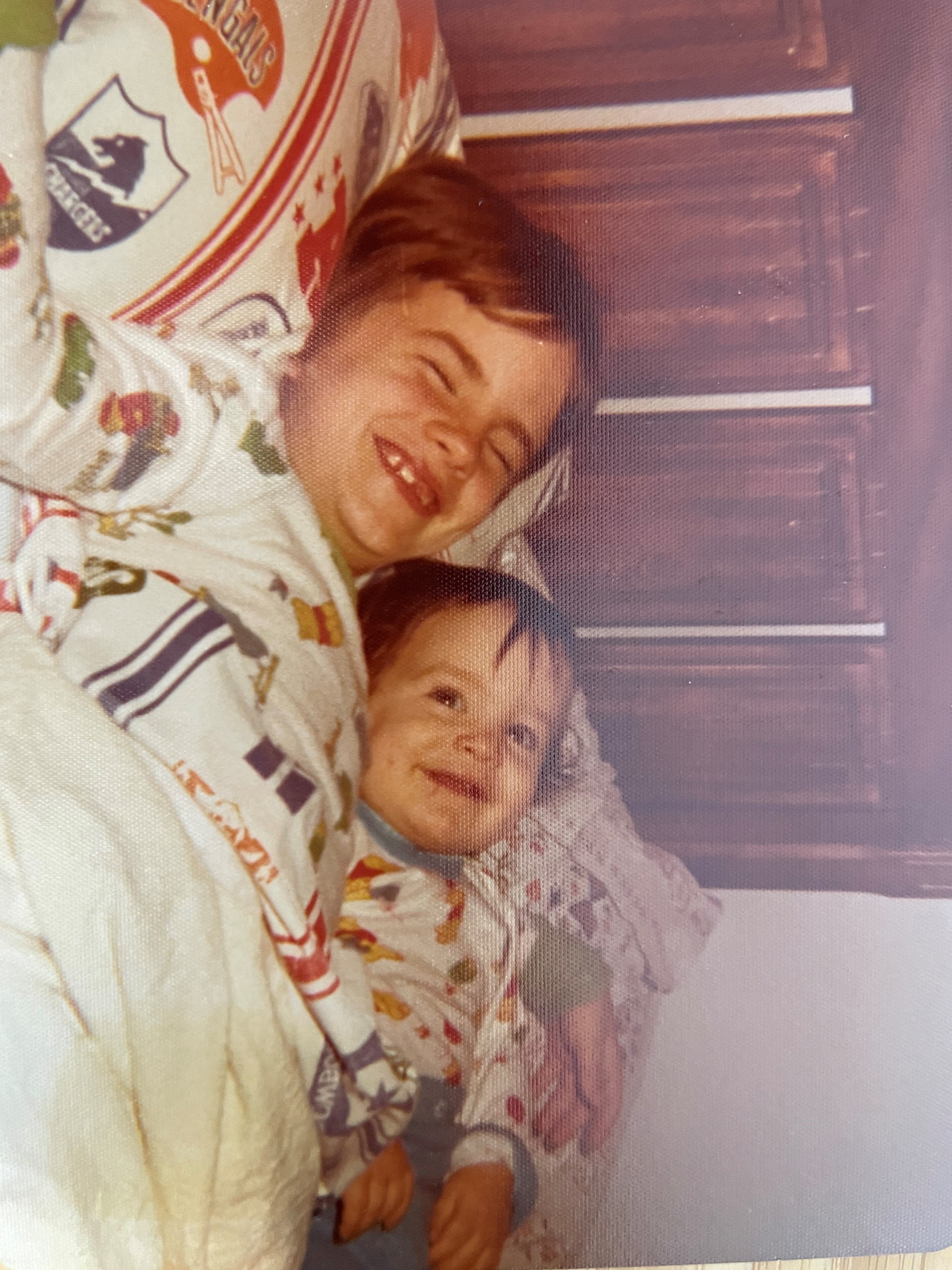 Steve (right) with his older brother Jeff as kids